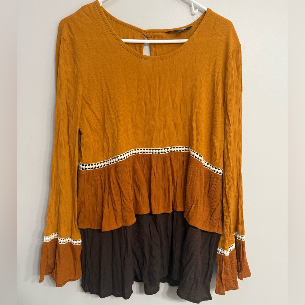 Signature Studio Layered Fall Top NWOT